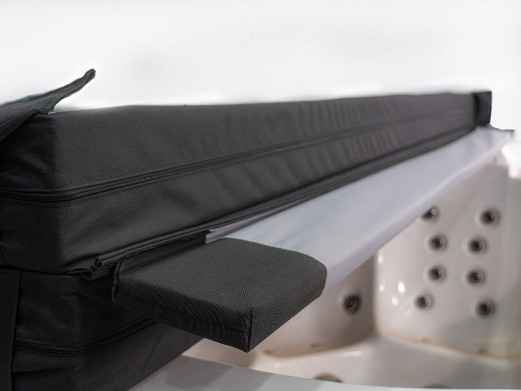 Black replacement hot tub cover with full insulation pillow